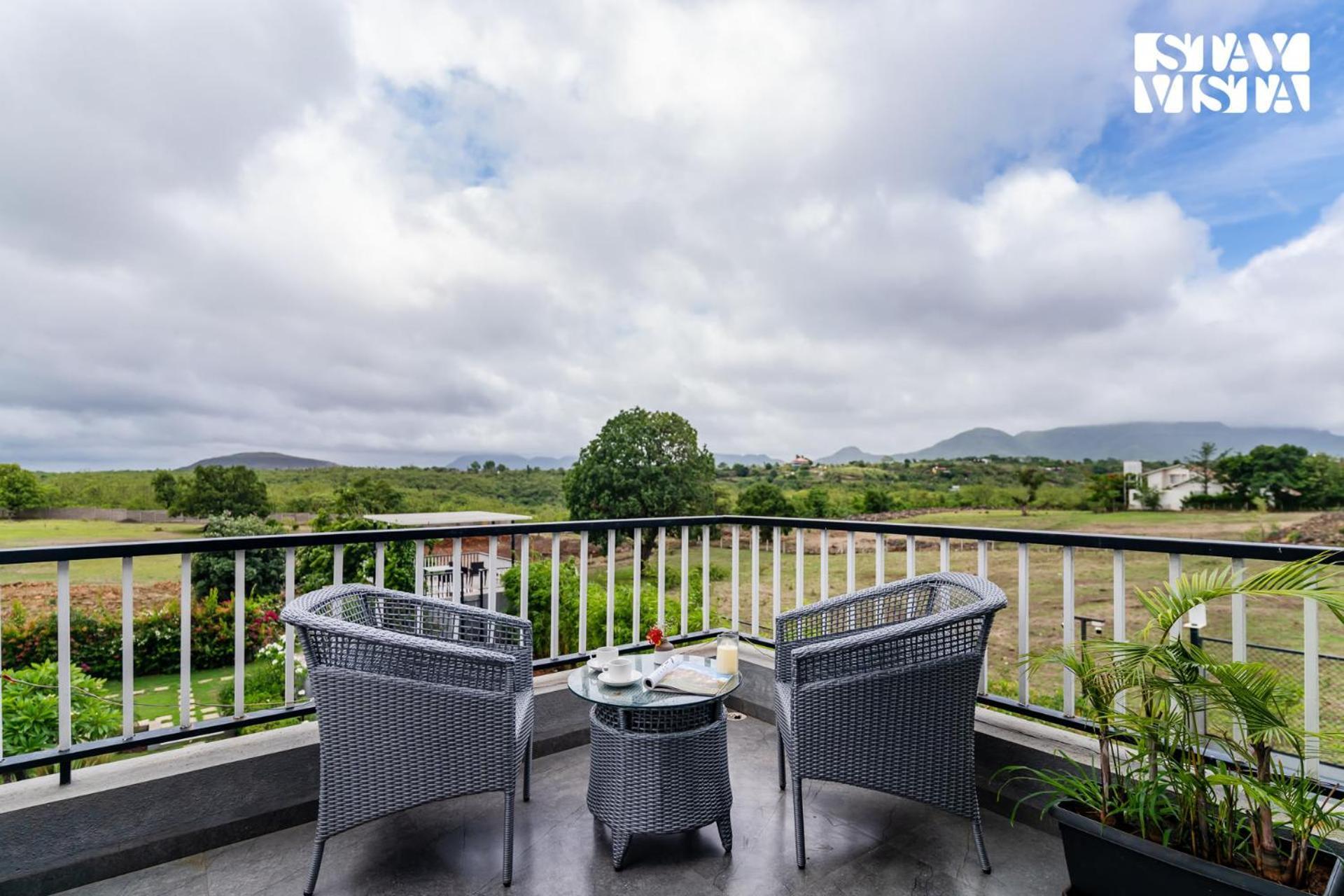 Stayvista At The Rainfield Villa With Gazebo & Lawn Nashik Buitenkant foto