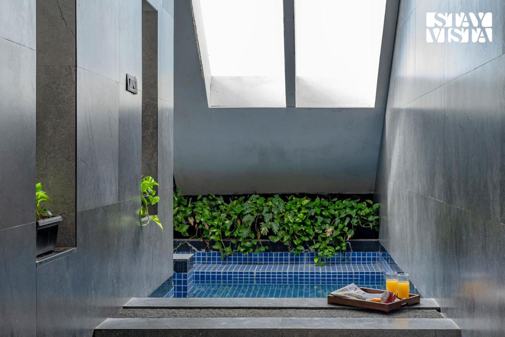 Stayvista At The Rainfield Villa With Gazebo & Lawn Nashik Buitenkant foto